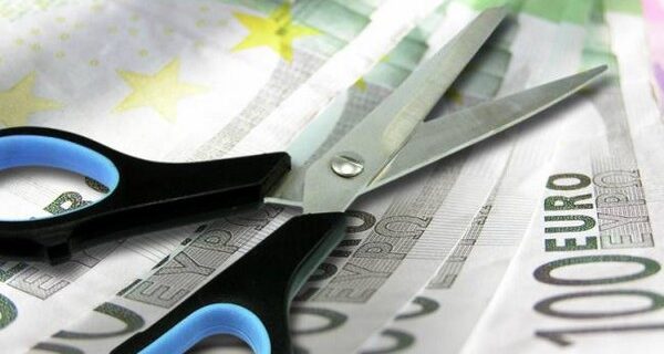 Κομμένο στα δύο το εφάπαξ των δημοσίων υπαλλήλων