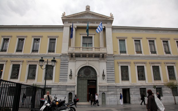 Τρεις μνηστήρες για τα στοιχεία των κυπριακών τραπεζών στην Ελλάδα
