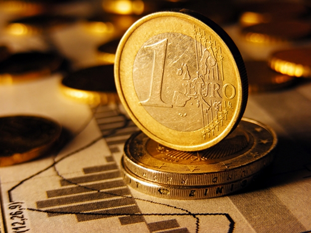 Το Κυπριακό ”όχι” έριξε κατά 0.5% το ευρώ
