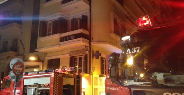 Τριπλό χτύπημα με γκαζάκια σε βουλευτικά γραφεία στη Θεσσαλονίκη
