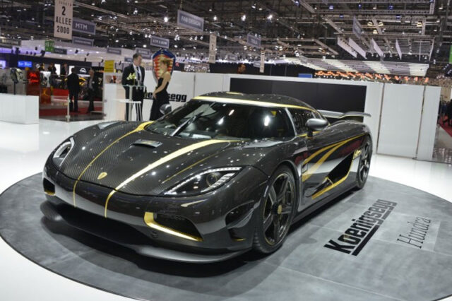 Koenigsegg Agera R Hundra. Με λεπτομέρειες από χρυσό 24 καρατίων