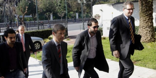 Συνάντηση Μανιτάκη – τρόικας με φόντο απολύσεις
