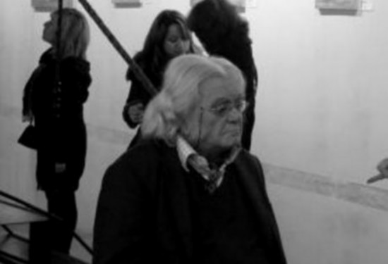 Φιλότεχνοι διαρρήκτες: Έκλεψαν προτομή, ύψους 1.8 μέτρων