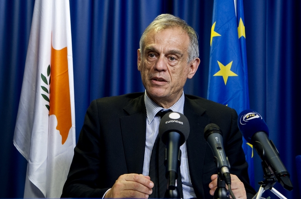 Ο ΥΠΟΙΚ Κύπρου διαψεύδει μειώσεις μισθών