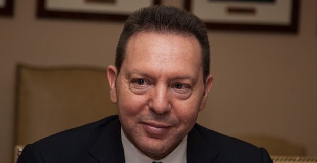 Στουρνάρας σε Κάρας: “Η Ελλάδα έχει πληρώσει πολύ ακριβά την κρίση”