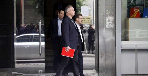 Στο “τραπέζι” ο ΦΠΑ σε εστίαση και φόρο πετρελαίου