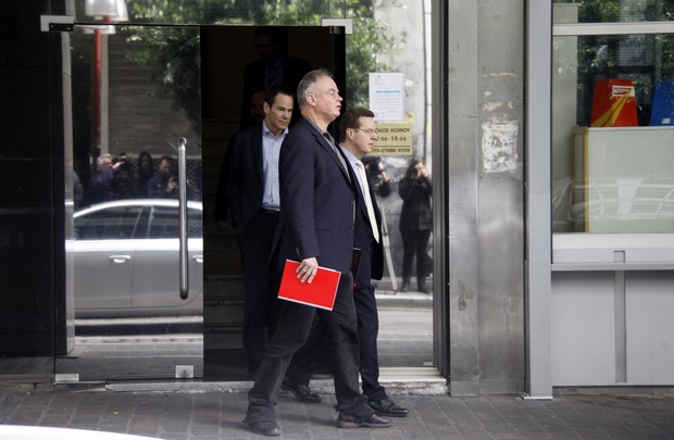 Στο “τραπέζι” ο ΦΠΑ σε εστίαση και φόρο πετρελαίου
