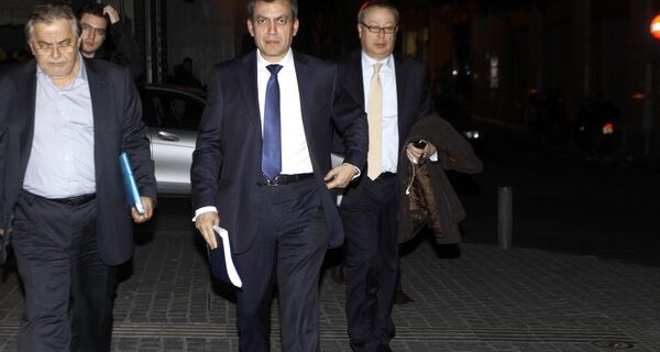 Τα τρία μεγάλα “αγκάθια” με την τρόικα