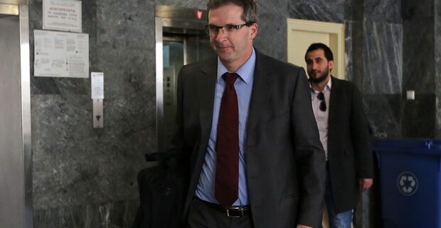 Φάρμακα στα σούπερ μάρκετ θέλει η τρόικα
