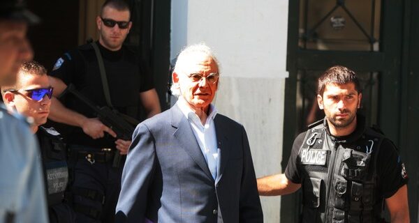 Πώς η συμμορία του Α. Τσοχατζόπουλου “εξαφάνιζε” εκατομμύρια