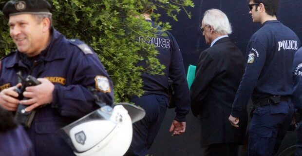 Ένοχος ο Τσοχατζόπουλος: 8 χρόνια κάθειρξη και δήμευση του σπιτιού στη Δ. Αρεοπαγίτου