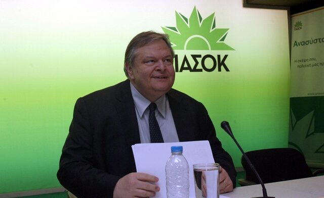 Ποιοι “ράβουν” υπουργικό κουστούμι στο ΠΑΣΟΚ