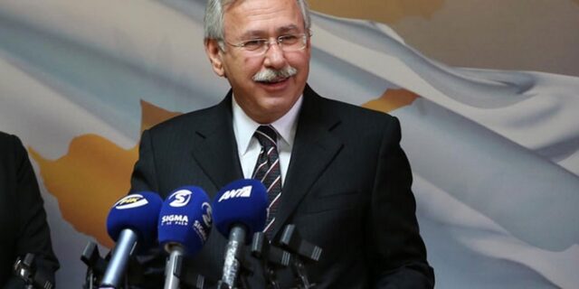 Σωκράτης Χάσικος: Λάθος το πρώτο όχι στην απόφαση του Eurogroup. Μας εγκατέλειψε η φίλη Ρωσία