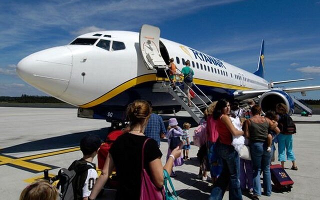 Ξένη αεροπορική εταιρία καταγγέλλει τον περιφερειάρχη και κόβει τις πτήσεις στο Βόλο