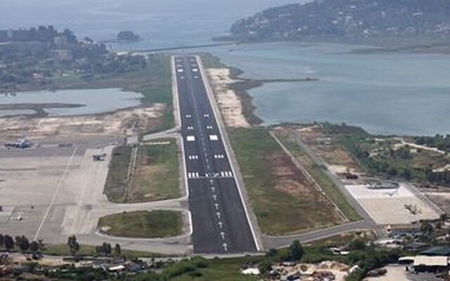 Αδέσποτα σκυλιά σταμάτησαν απογείωση στο αεροδρόμιο Ιωαννίνων