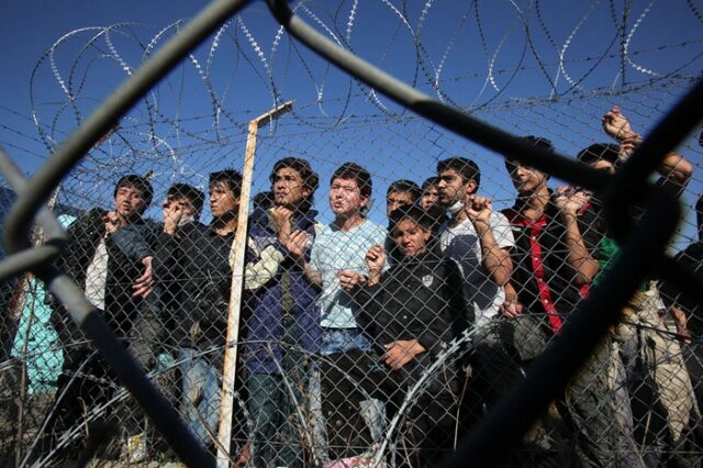 Απεργία πείνας χιλιάδων μεταναστών στα κέντρα κράτησης