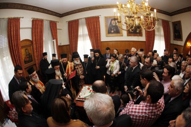 Η Αρχιεπισκοπή κόβει τα δώρα Πάσχα και Χριστουγέννων