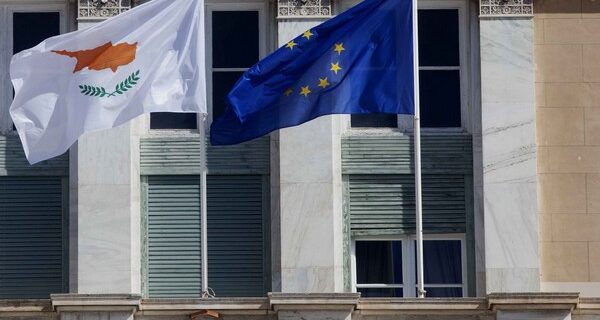 Κύπρος εναντίον Eurogroup: Μαζικές αγωγές για το κούρεμα των καταθέσεων