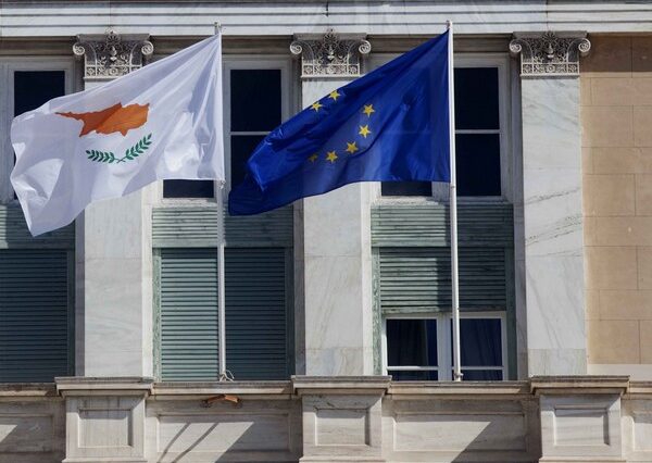 Κύπρος εναντίον Eurogroup: Μαζικές αγωγές για το κούρεμα των καταθέσεων