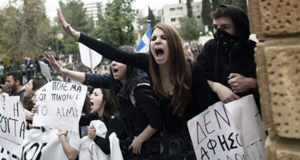 Ισλανδία σε Κύπρο: Οι πολίτες δεν πρέπει να πληρώνουν στη θέση των κερδοσκόπων