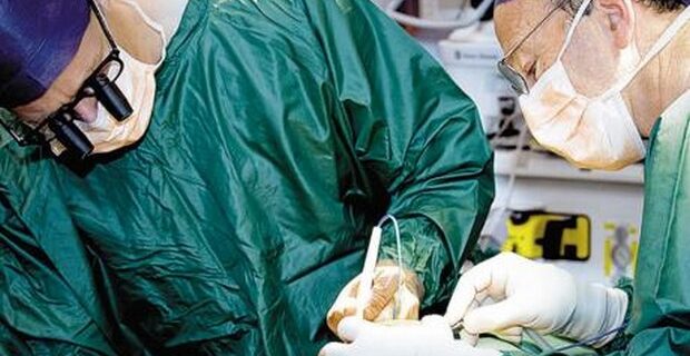 Ξεκίνησε η επέμβαση του 15χρονου στο Αννόβερο