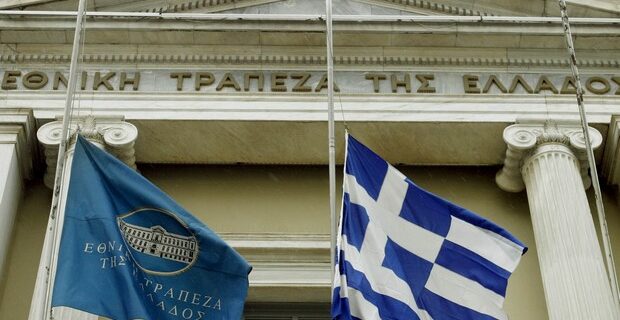 Η διπλή μάχη για την επιβίωση της Εθνικής