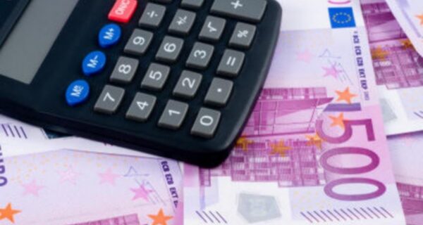 Επιστροφή φόρου τέλος: Σε συμψηφισμούς οφειλών προχωρά το δημόσιο