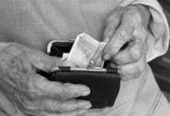 Τράπεζα αφαίρεσε απροειδοποίητα 1.000 ευρώ για εξόφληση χρεών