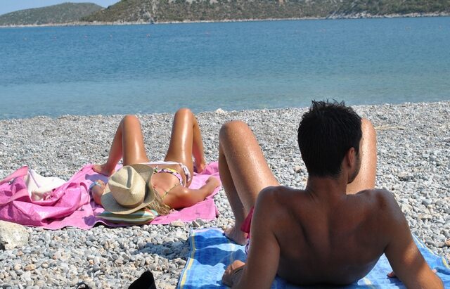 Der Standard για την Ελλάδα: “Τρεις χιλιάδες νησιά, ήλιος και θάλασσα”
