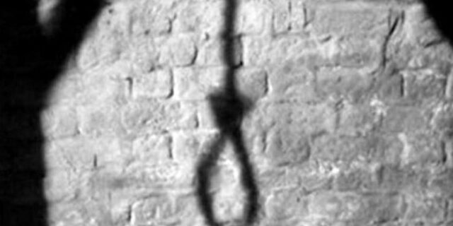 Βρέθηκε κρεμασμένος μέσα στη στάνη του