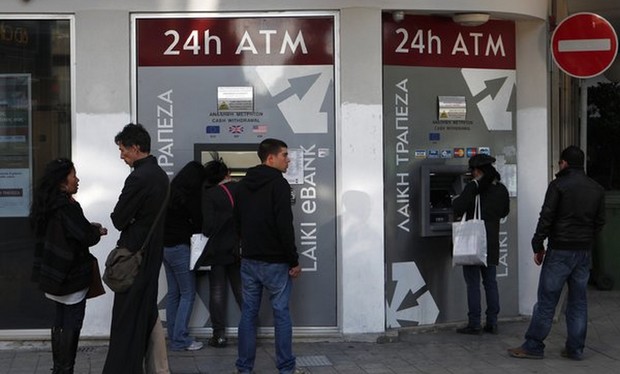 Μεγάλη πτώση καταθέσεων στις τράπεζες της Κύπρου