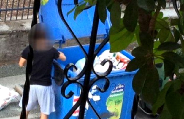 Σοκ στην Κρήτη: Μαθητές ψάχνουν φαγητό στα σκουπίδια