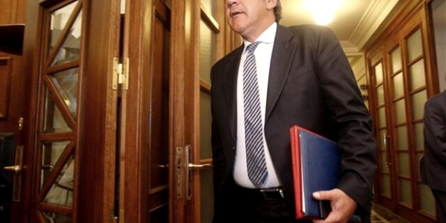 Διαψεύδει το υπ. Ναυτιλίας το ”κούρεμα” των κονδυλίων στις άγονες γραμμές