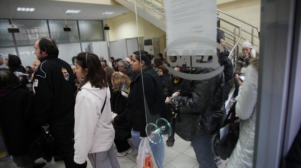 Μισθός κάτω από τα 490 ευρώ για “ανάσχεση της ανεργίας”