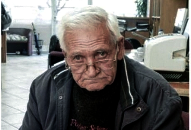 Πουλάει το τρακτέρ του για φάρμακα και νερό