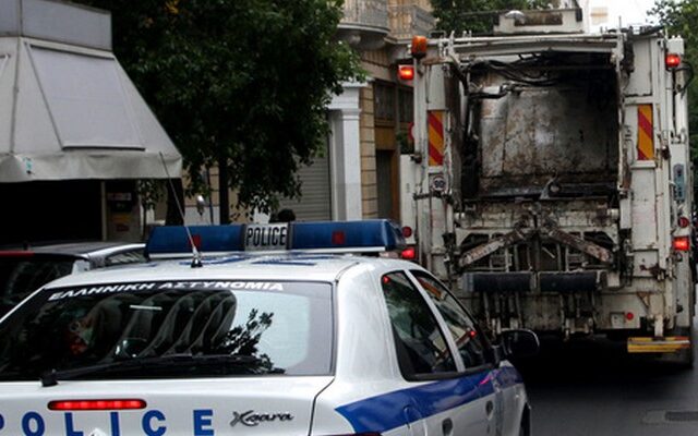 Παλεύει για τη ζωή του 66χρονος που έπεσε από απορριμματοφόρο