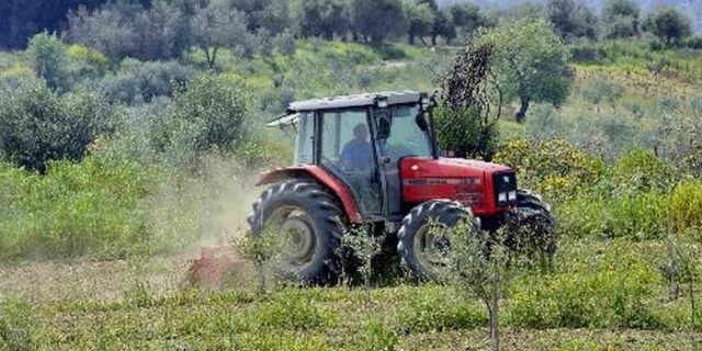 Τρελή καταδίωξη τρακτέρ στην Εθνική Πατρών-Πύργου