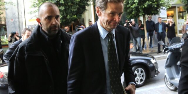 Χωρίς αίτημα για απολύσεις στο Δημόσιο το ραντεβού με τρόικα
