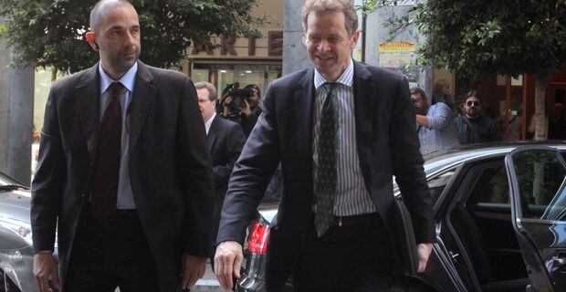Ανακοίνωση τρόικας: Όταν η Ελλάδα πετύχει πρωτογενή πλεονάσματα θα εξεταστεί περαιτέρω μείωση του δημόσιου χρέους