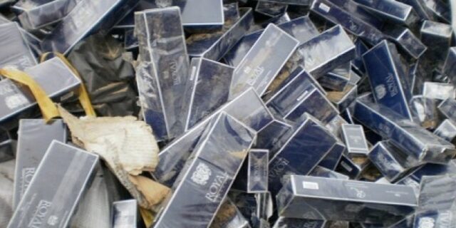 Βρέθηκαν 100.000 πακέτα λαθραία τσιγάρα κάτω από μπάζα