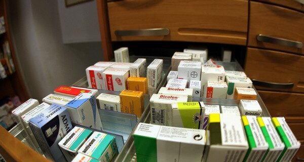 Κοινοποιήθηκαν τα κριτήρια για τη θετική λίστα φαρμάκων