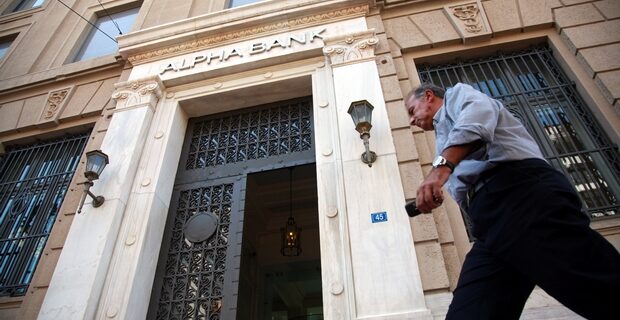ΕΛΣΤΑΤ: Αποκλιμάκωση της ύφεσης στο 3,8% το β’ τρίμηνο του 2013