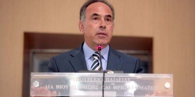 Υπ. Παιδείας: Εάν μία ΕΛΜΕ αποφασίσει απεργία, θα ακυρωθούν οι πανελλήνιες