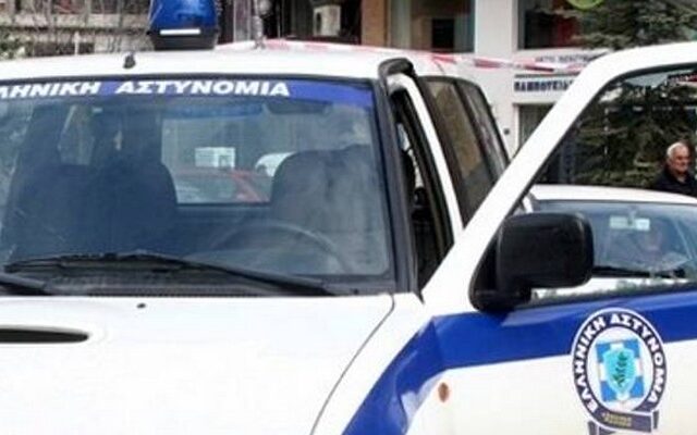 Γρονθοκόπησε αστυνομικό μετά από καταδίωξη στη Λάρισα