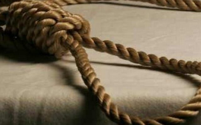 Κρεμάστηκε με ζώνη μέσα σε ντουλάπα μετά από καβγά με την κοπέλα του