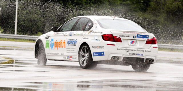 Ρεκόρ Γκίνες. Ντριφτ 82,5239 χλμ. με μια BMW M5