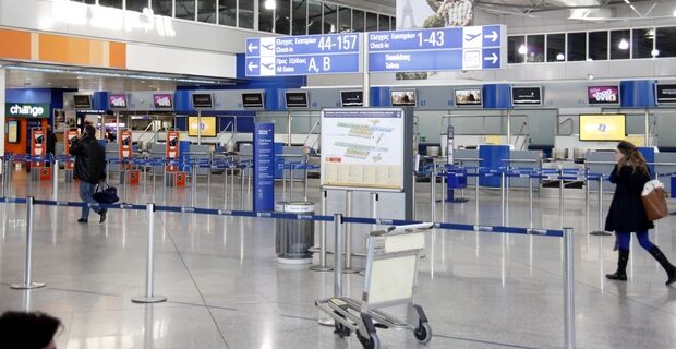 Αυξημένα μέτρα σε ελληνικά αεροδρόμια, πρεσβείες, ΜΜΜ μετά την επίθεση στις Βρυξέλλες