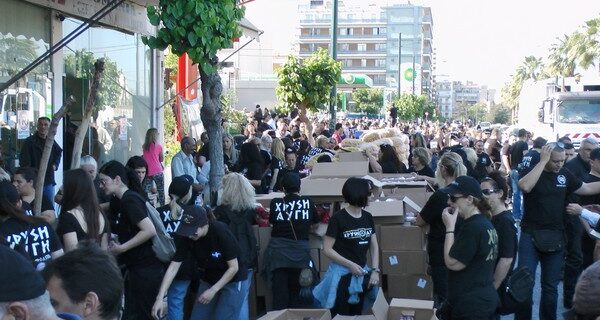 Στην οδό Δηλιγιάννη μεταφέρθηκε το συσσίτιο της Χρυσής Αυγής “μόνο για Έλληνες”