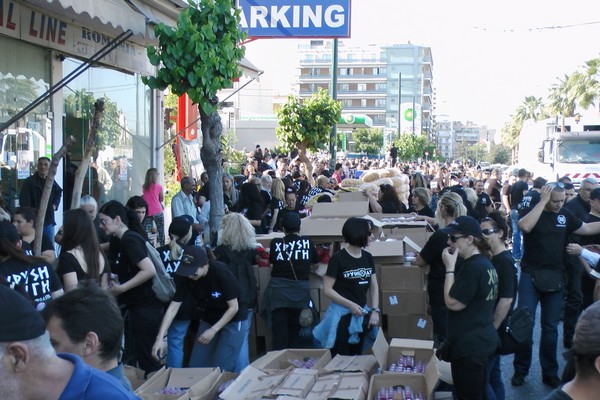 Στην οδό Δηλιγιάννη μεταφέρθηκε το συσσίτιο της Χρυσής Αυγής “μόνο για Έλληνες”