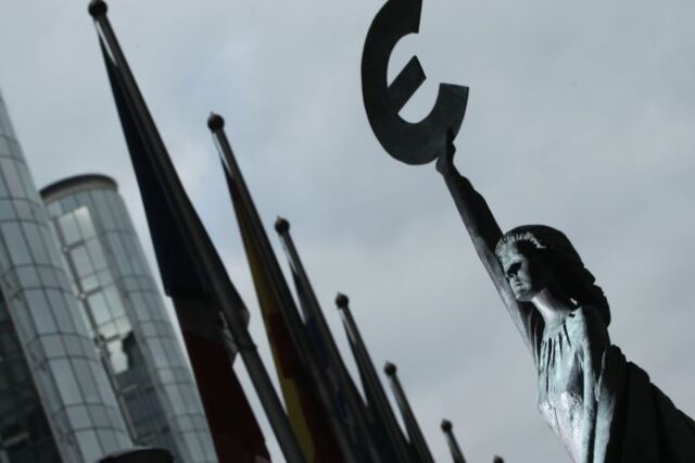 Eurostat: Συρρίκνωση 0,2% το α’ τρίμηνο στην ευρωζώνη